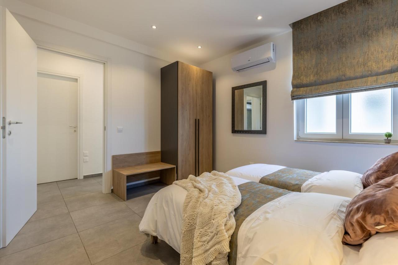 Seaside Luxury In Pembroke St Julians Apartment ภายนอก รูปภาพ