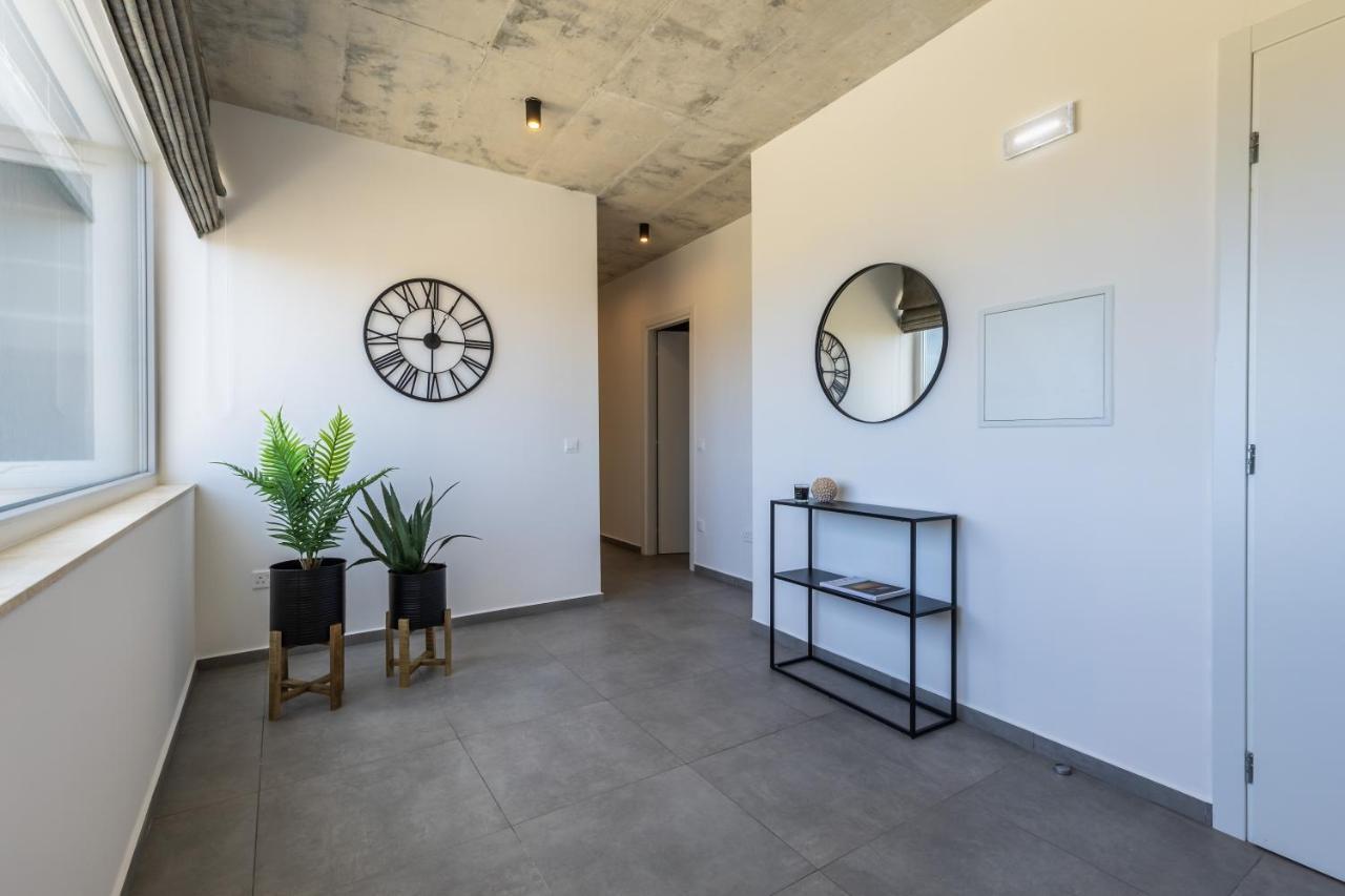 Seaside Luxury In Pembroke St Julians Apartment ภายนอก รูปภาพ